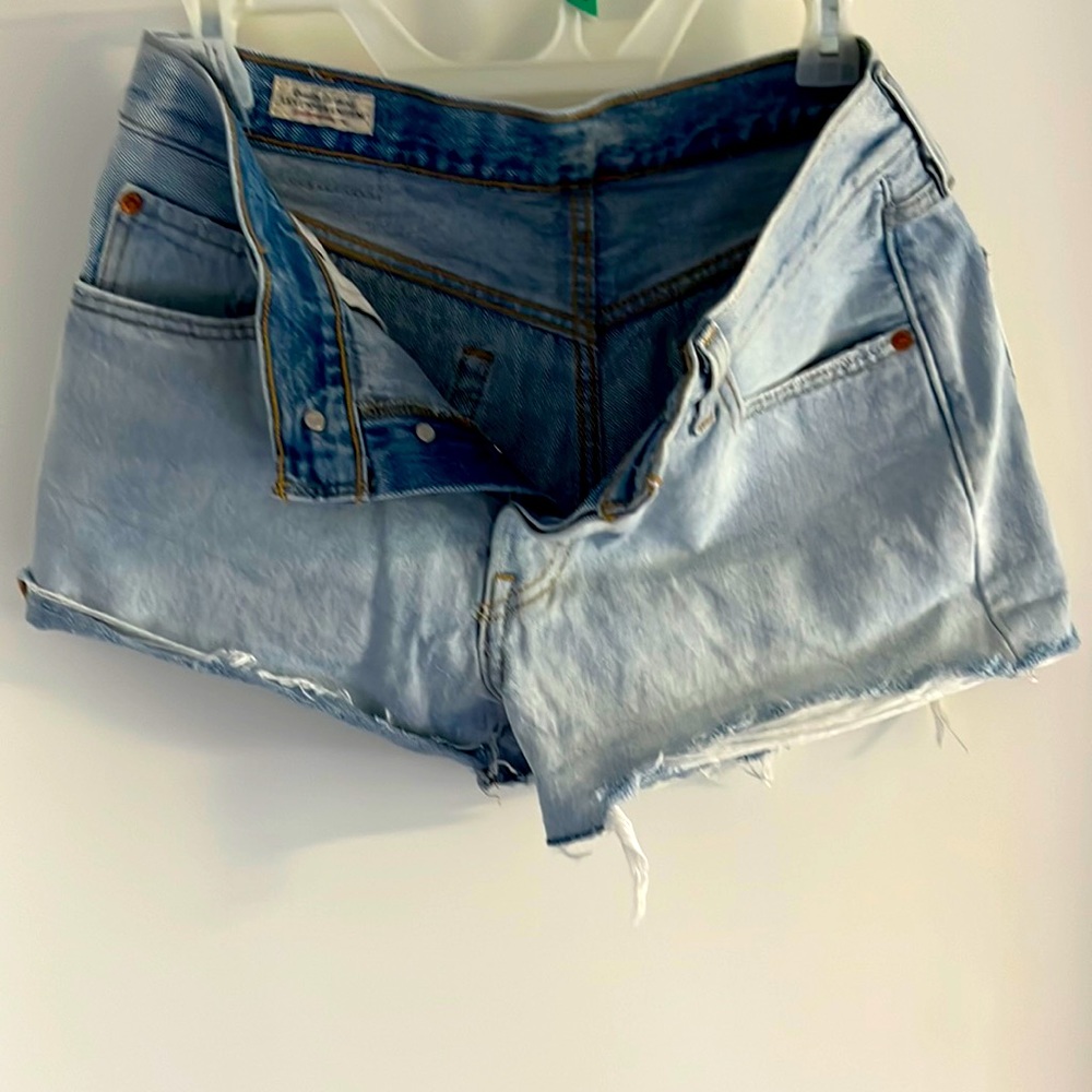Levi light wash button fly shorts